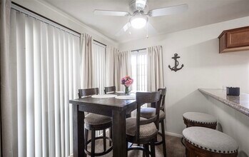 2110 Sealion Dr, Unit 2110 Sealion dr unit 201 in Las Vegas, NV - Building Photo - Building Photo