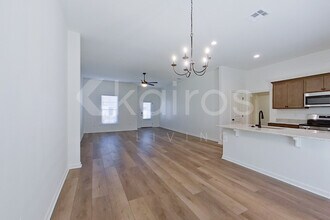 102 Hendrix Rd in Carencro, LA - Foto de edificio - Building Photo