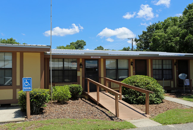 Grove Court Apartments in Plant City, FL - Building Photo - Building Photo