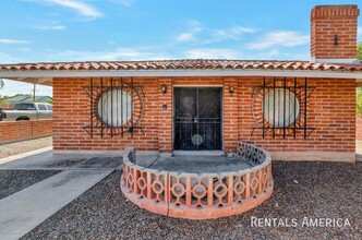 1590 E Hampton St in Tucson, AZ - Building Photo - Building Photo