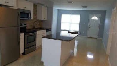 5211 Hemlock Dr in New Port Richey, FL - Building Photo - Building Photo