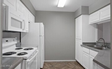 2025 E Campbell Ave in Phoenix, AZ - Building Photo - Building Photo