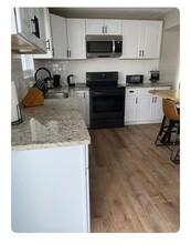 106 Hooper Rd in Endicott, NY - Building Photo - Building Photo