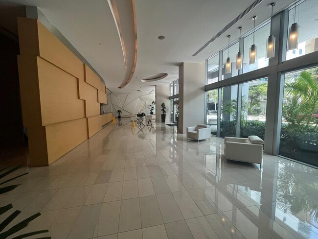 79 SW 12th St, Unit 2002-S in Miami, FL - Building Photo - Building Photo