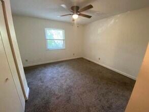 2500 Avent Ferry Rd in Raleigh, NC - Building Photo - Building Photo