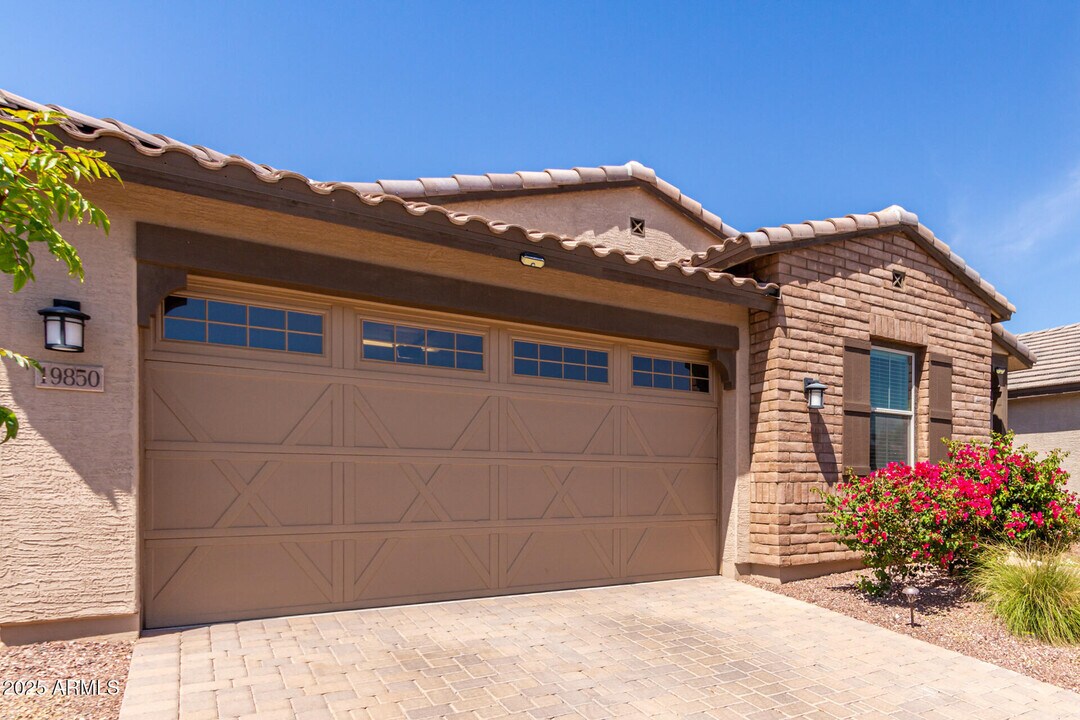 19850 W Devonshire Ave in Litchfield Park, AZ - Building Photo