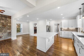 311 W Main St in Purcellville, VA - Building Photo - Building Photo