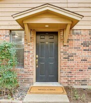 5714 Cedar Creek Dr in Benbrook, TX - Building Photo