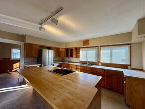 2010 Boblett St in Blaine, WA - Building Photo - Building Photo