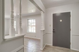 1225 Crestwood Dr in Cleburne, TX - Building Photo - Building Photo