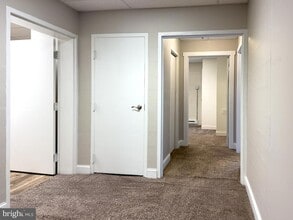 100 S Front St in Liverpool, PA - Foto de edificio - Building Photo