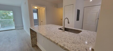 677 SW 111th Ave, Unit #303 in Pembroke Pines, FL - Building Photo - Building Photo