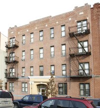 717-721 Avenue C in Brooklyn, NY - Foto de edificio - Building Photo