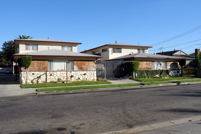 327-329 W Lime St in Inglewood, CA - Building Photo - Building Photo