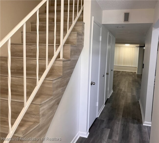 3915 Edgewater Dr in Sebring, FL - Building Photo - Building Photo