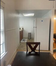 906 E St, Unit B in Sacramento, CA - Foto de edificio - Building Photo