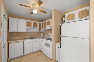 2930 Point E Dr in Aventura, FL - Building Photo - Building Photo