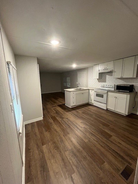 property at 2018 Waller St