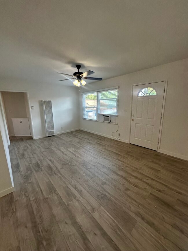 6636 Gaviota Ave, Unit 6636 Gaviota Ave Van Nuys in Van Nuys, CA - Building Photo - Building Photo
