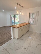 3000 NW 69th Ct in Fort Lauderdale, FL - Building Photo - Building Photo