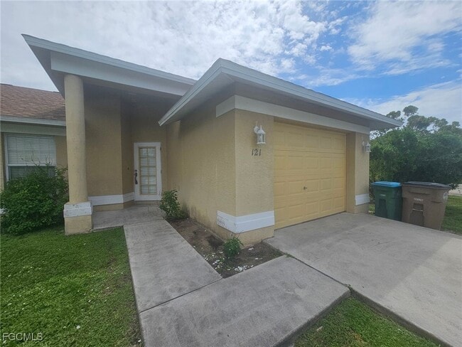 property at 121 NE 16th Pl