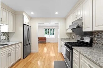 89 Ossipee Rd in Newton, MA - Building Photo - Building Photo