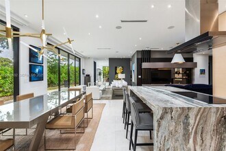 4675 NE 2nd Ave in Miami, FL - Foto de edificio - Building Photo