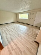 2641 Steese Hwy in Fairbanks, AK - Building Photo - Building Photo