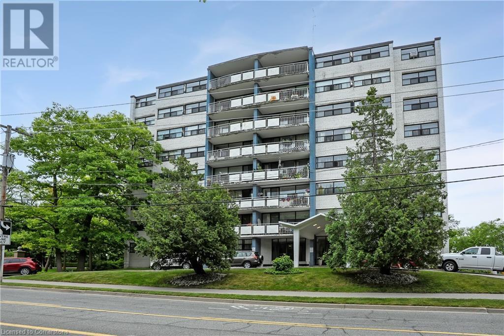 2170 Lakeshore Rd. in Burlington, ON - Building Photo