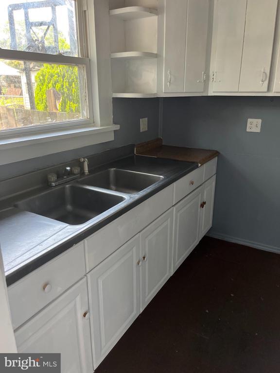 property at 170 S Giles St