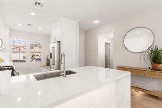 9850 Del Mar Heights St in Las Vegas, NV - Foto de edificio - Building Photo