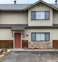577 E Golf Pl in Pagosa Springs, CO - Building Photo