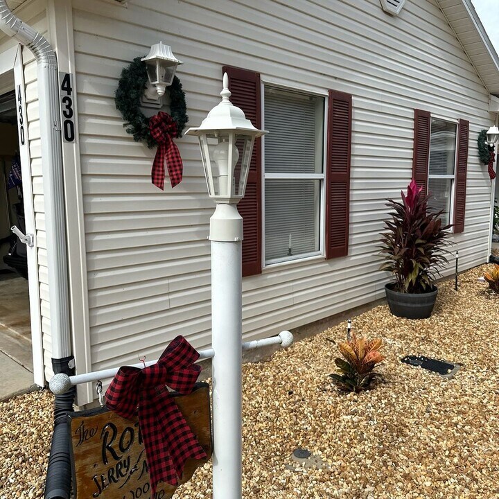 430 Calvert Terrace in the Villages, FL - Building Photo