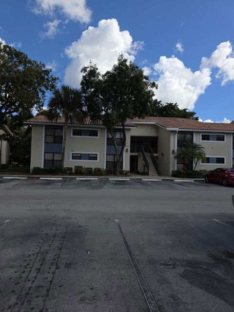 property at 1463 Lake Crystal Dr