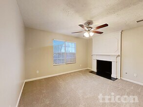 3303 Homeward Trail in Ellenwood, GA - Foto de edificio - Building Photo