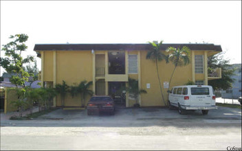 12133 NE 5th Ave in North Miami, FL - Building Photo - Building Photo