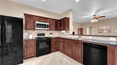 2411 Colonial Springs Ln in Spring, TX - Building Photo - Building Photo