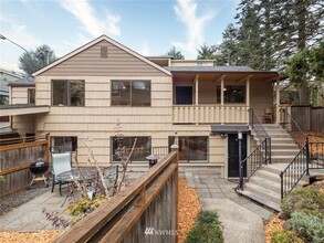 742 N 94th St, Unit 2 in Seattle, WA - Building Photo - Building Photo