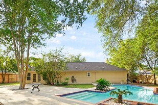 11804 Westmere Dr in Houston, TX - Building Photo