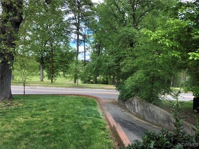 4018 Forest Hill Ave in North Chesterfield, VA - Building Photo - Building Photo