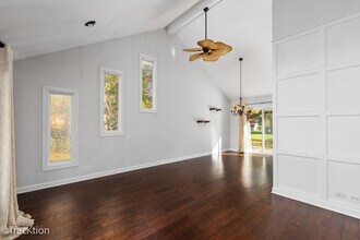 11S639 McGrath Ln in Naperville, IL - Building Photo - Building Photo