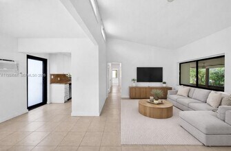 3255 SW 60th Ave in Miami, FL - Building Photo - Building Photo