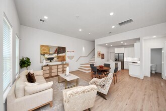 1047 Glenn Ave in Houston, TX - Building Photo - Building Photo