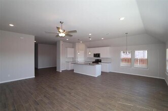 13180 Zion Dr in Providence Village, TX - Foto de edificio - Building Photo