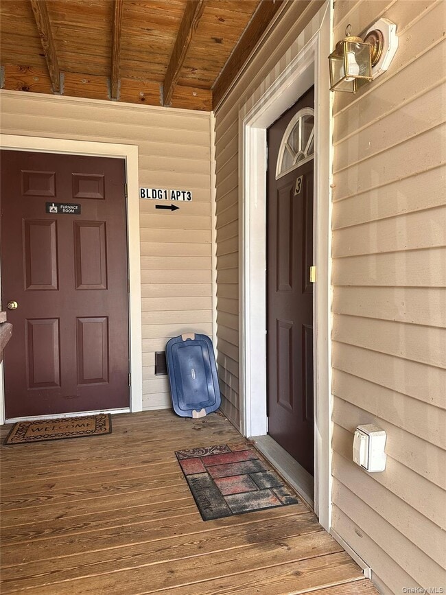 105 N Montgomery St in Walden, NY - Building Photo - Building Photo