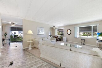 95 Lemans Dr in Naples, FL - Foto de edificio - Building Photo