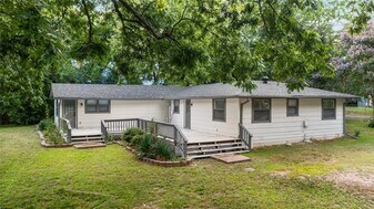 24 Sophia Dr in Pottsboro, TX - Building Photo