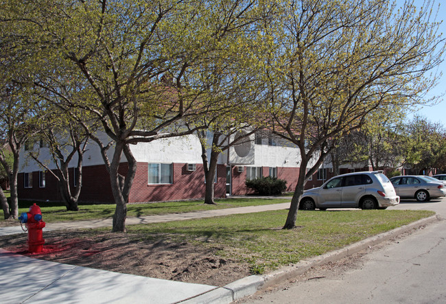 North Place Apartments in Hutchinson, MN - Building Photo - Building Photo