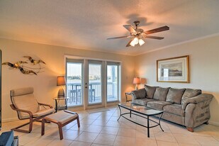 5285 Coquina Key Dr SE, Unit SI ID1383673P in St. Petersburg, FL - Building Photo