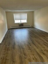 10 Totman Dr in Woburn, MA - Foto de edificio - Building Photo